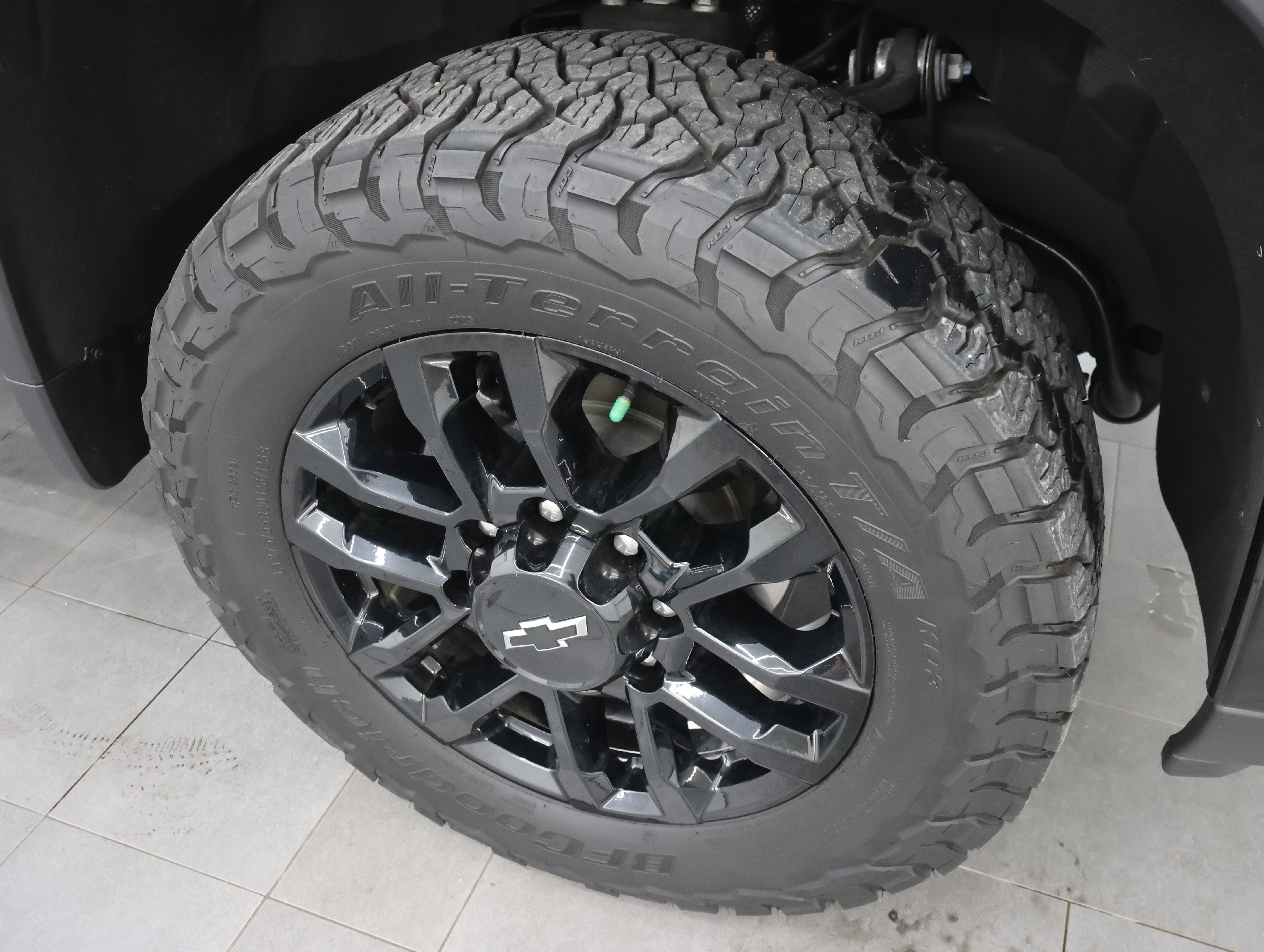 Used 2025 Chevrolet Silverado 2500 LTZ w/ Trail Boss Package AWD/4WD image 3
