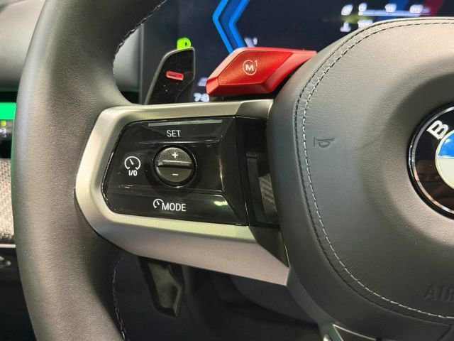 Used 2025 BMW M5 w/ Executive Package image 17