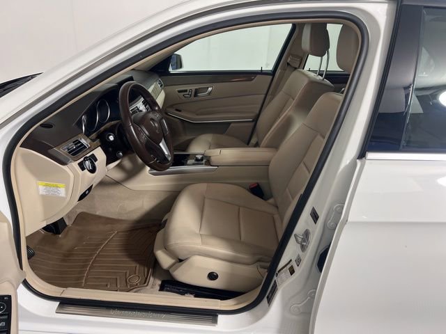 Used 2014 Mercedes-Benz E 250 BlueTEC Sedan image 16