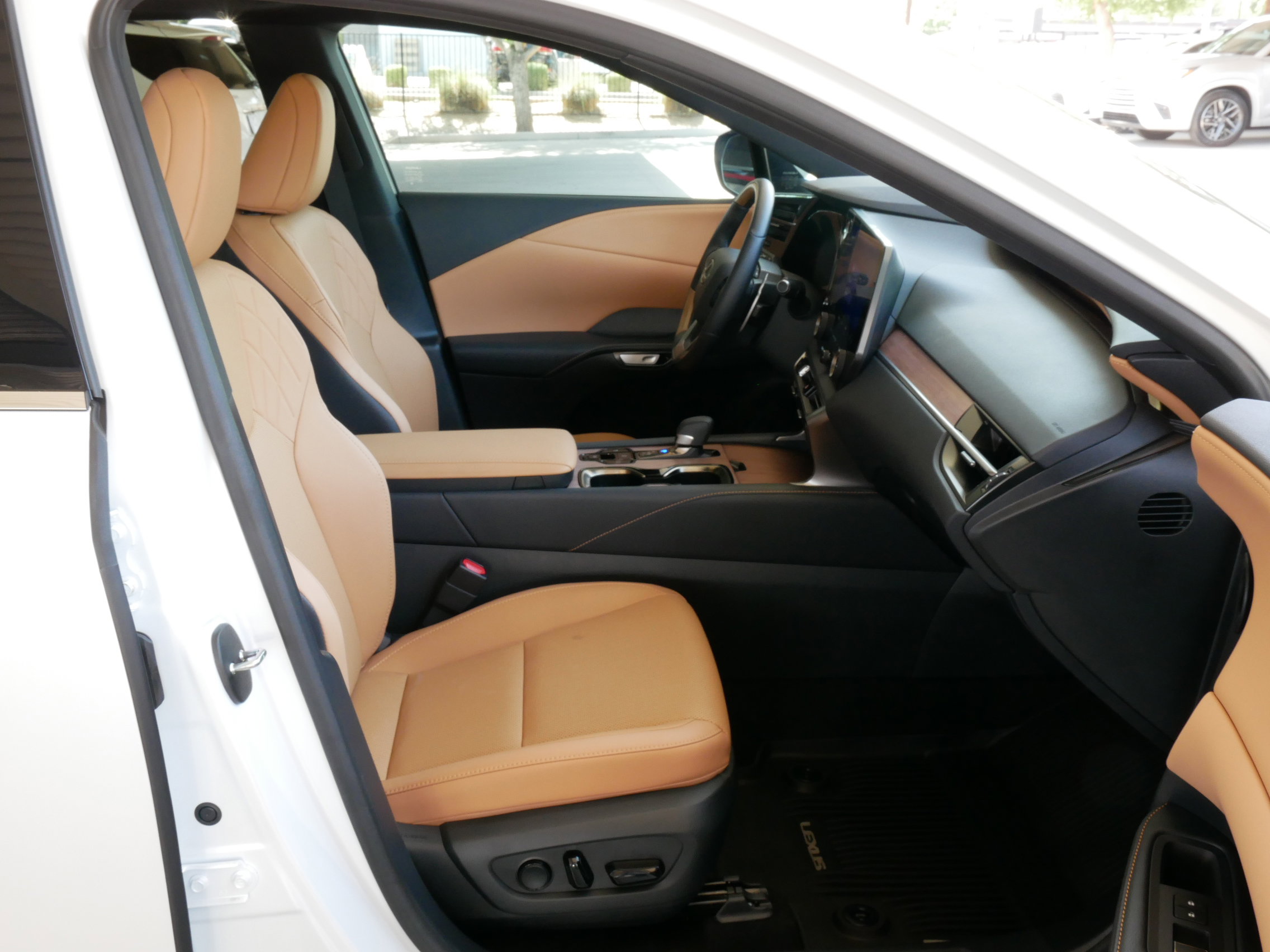 Used 2025 Lexus RX 350 Premium FWD image 10