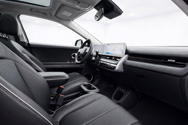 Used 2024 Hyundai Ioniq 5 Limited image 13