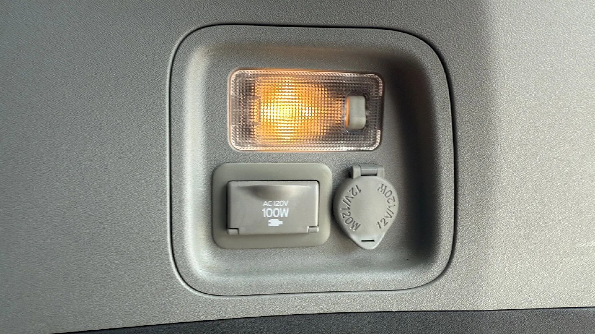 Used 2019 Toyota Sienna XLE image 30