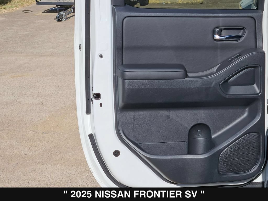 Used 2025 Nissan Frontier SV RWD image 18