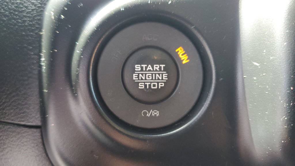 Used 2023 Jeep Wrangler Unlimited Rubicon w/ LED Lighting Group AWD/4WD image 27