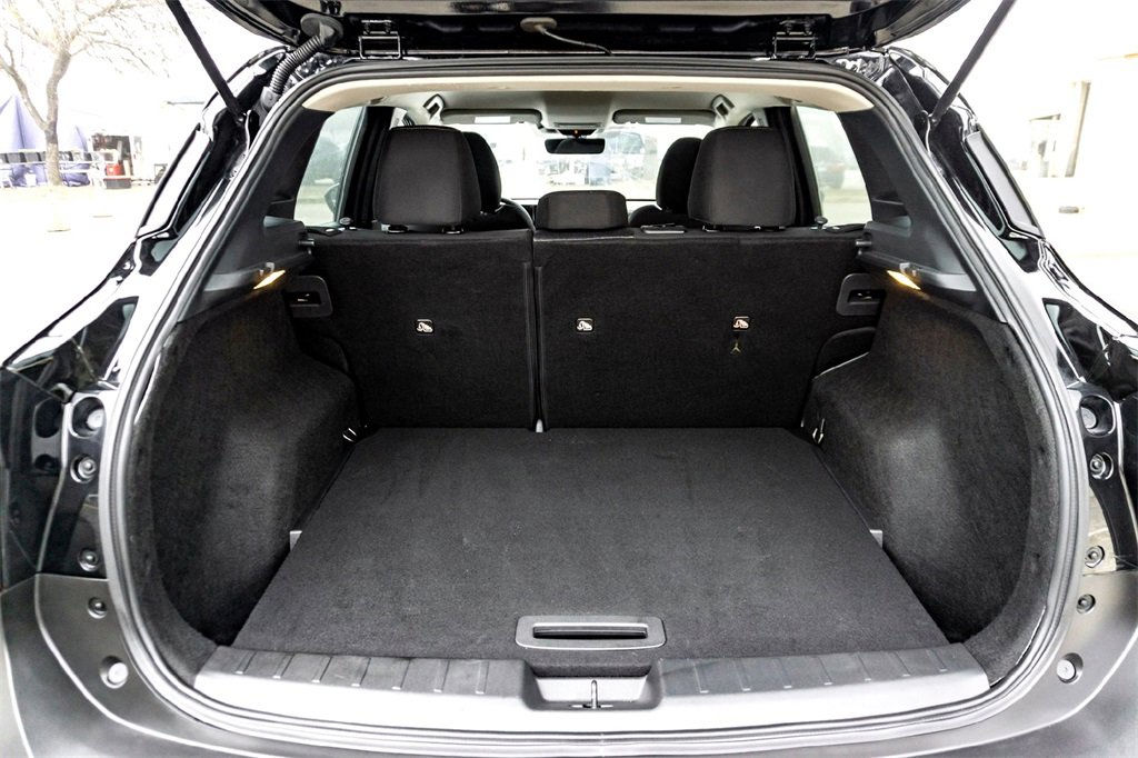 Used 2025 Nissan Kicks SV w/ Interior Electronics Package image 30