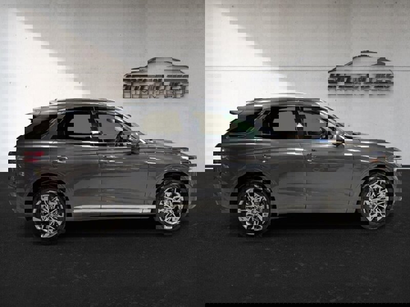 Used 2025 Genesis GV70 2.5T image 11