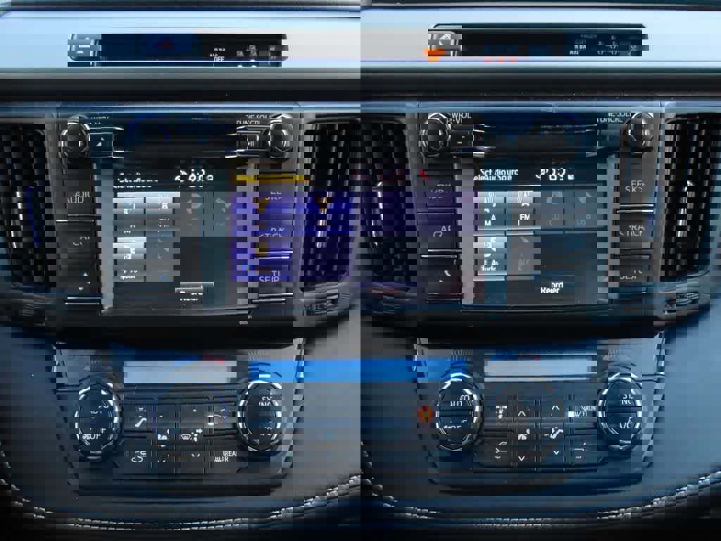 Used 2018 Toyota RAV4 XLE image 20