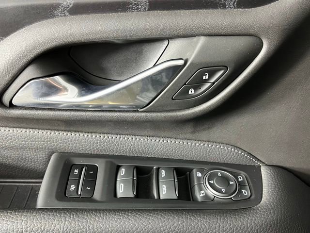 Used 2021 GMC Yukon Denali w/ Denali Premium Package image 21