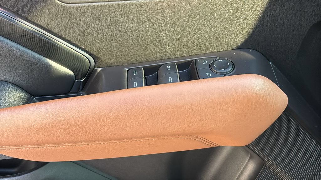 Used 2024 GMC Canyon AT4 w/ Technology Package AWD/4WD image 13
