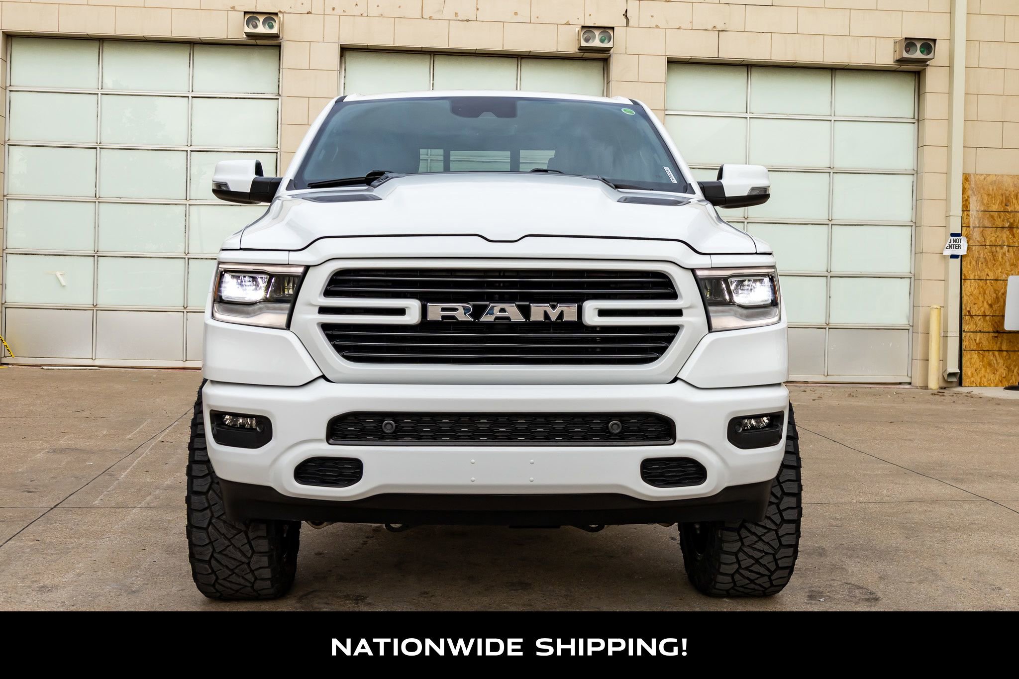 Used 2023 RAM 1500 Laramie AWD/4WD image 4