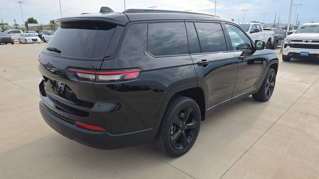 Used 2023 Jeep Grand Cherokee L Laredo AWD/4WD image 5