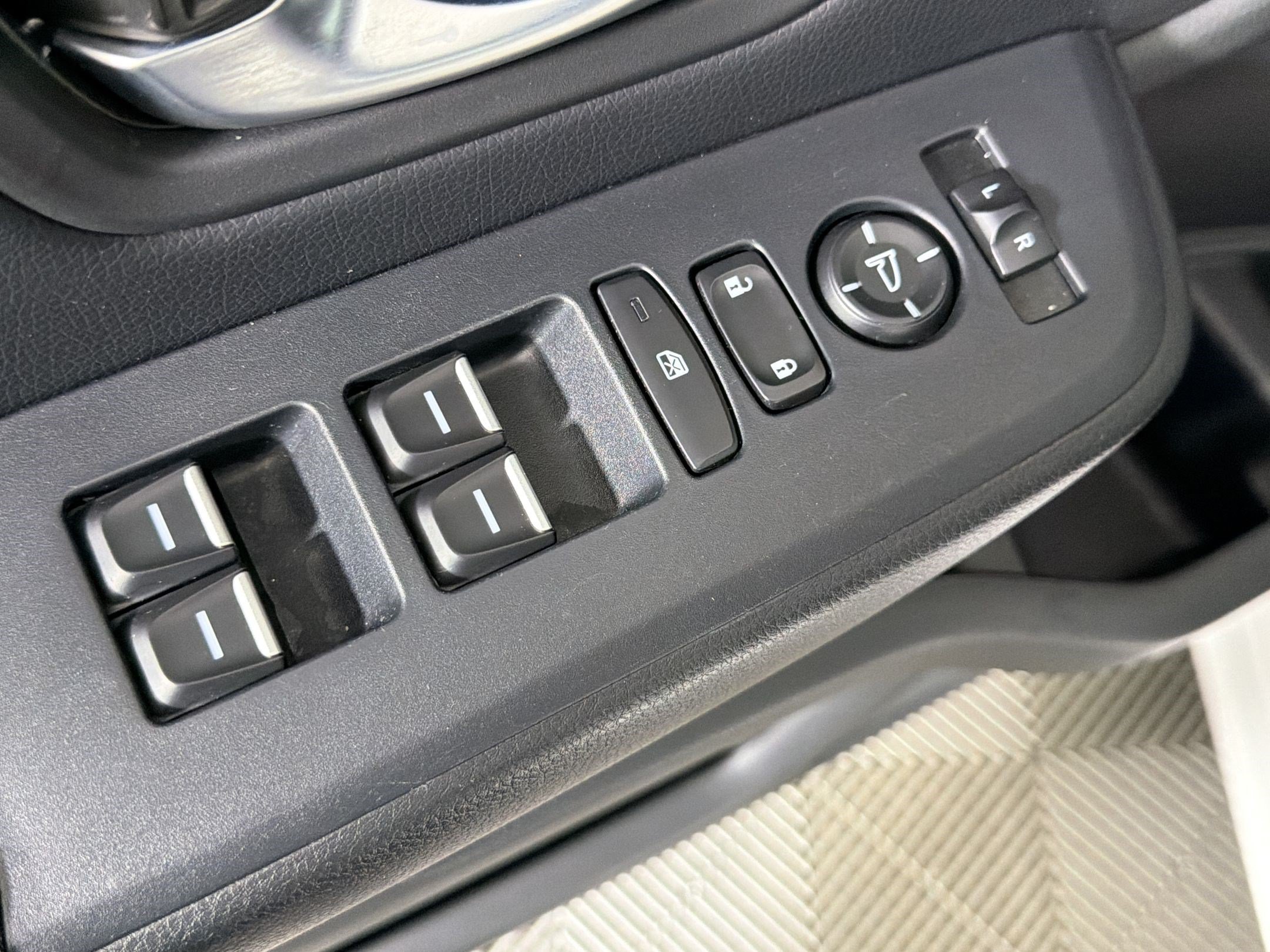 Used 2024 Honda Pilot Sport image 25