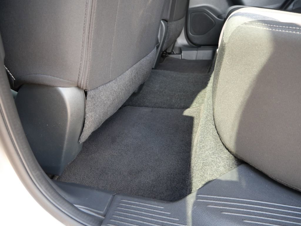 Used 2025 Nissan Rogue SV FWD image 13