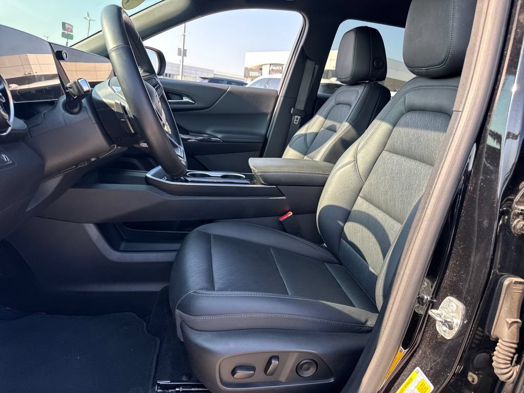 Used 2025 Chevrolet Equinox LT w/ Convenience Package II AWD/4WD image 15
