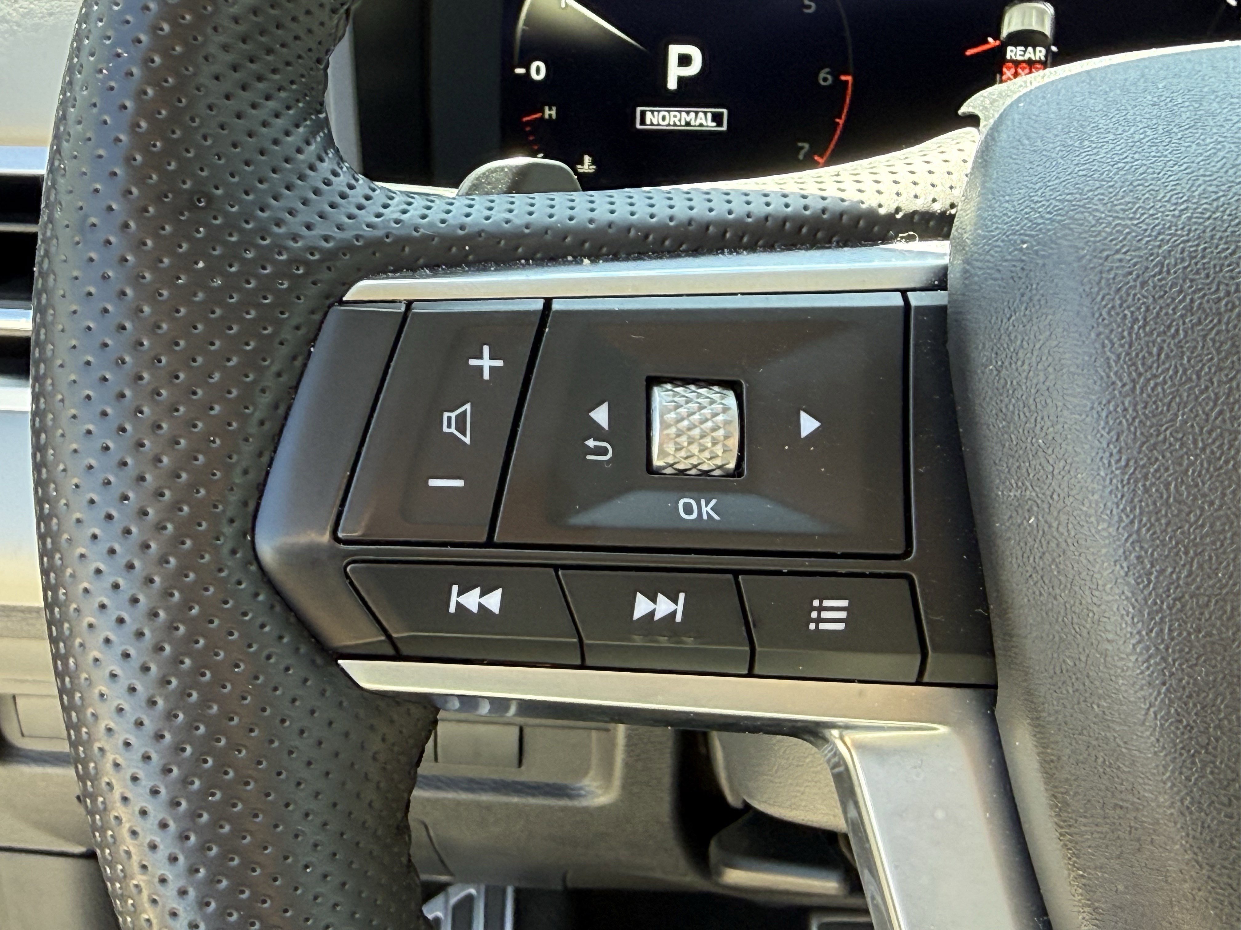 Used 2025 Mitsubishi Outlander SEL image 16