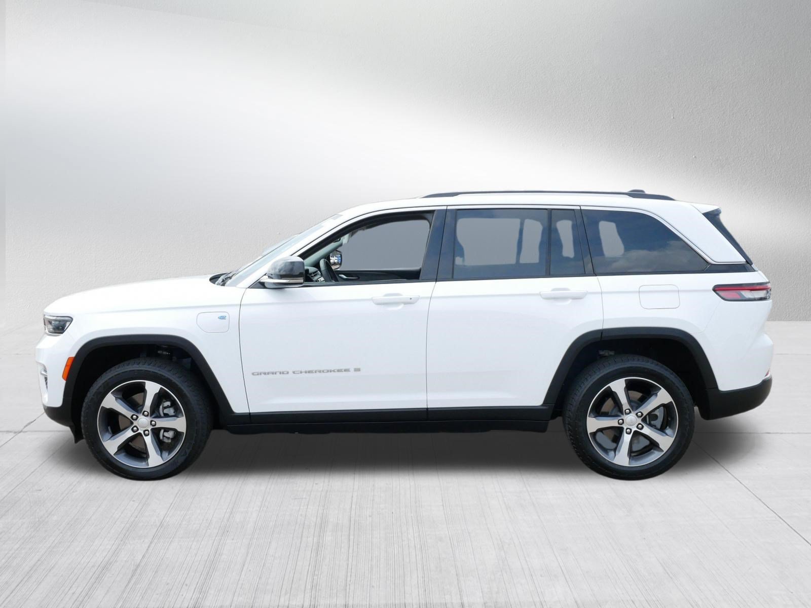 Used 2022 Jeep Grand Cherokee Limited 4xe AWD/4WD image 4