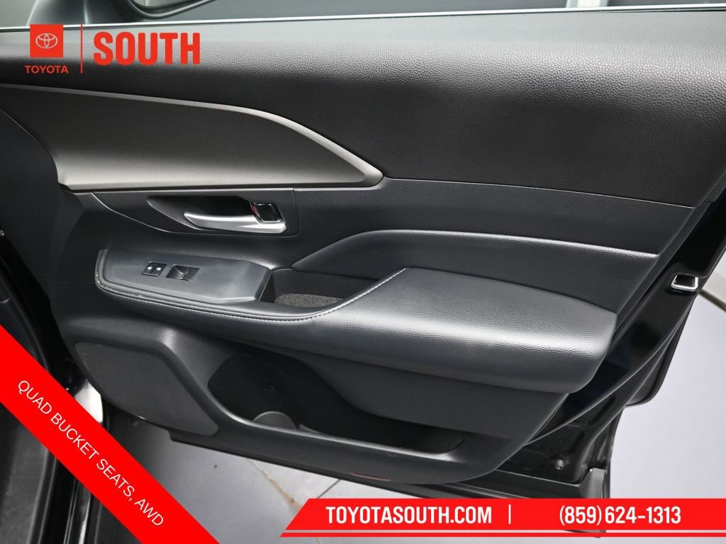 Used 2025 Toyota Grand Highlander AWD image 36