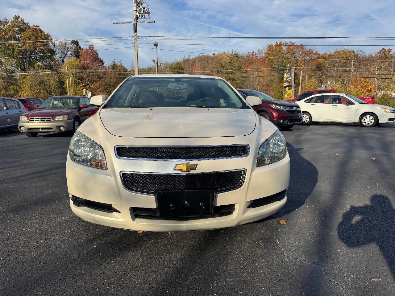 Used 2011 Chevrolet Malibu LT w/ White Diamond Premium Package FWD image 3