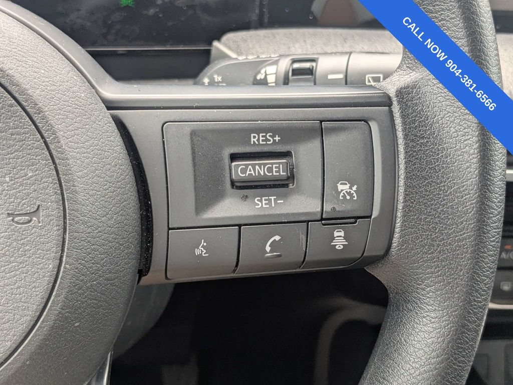Used 2025 Nissan Kicks SV FWD image 27