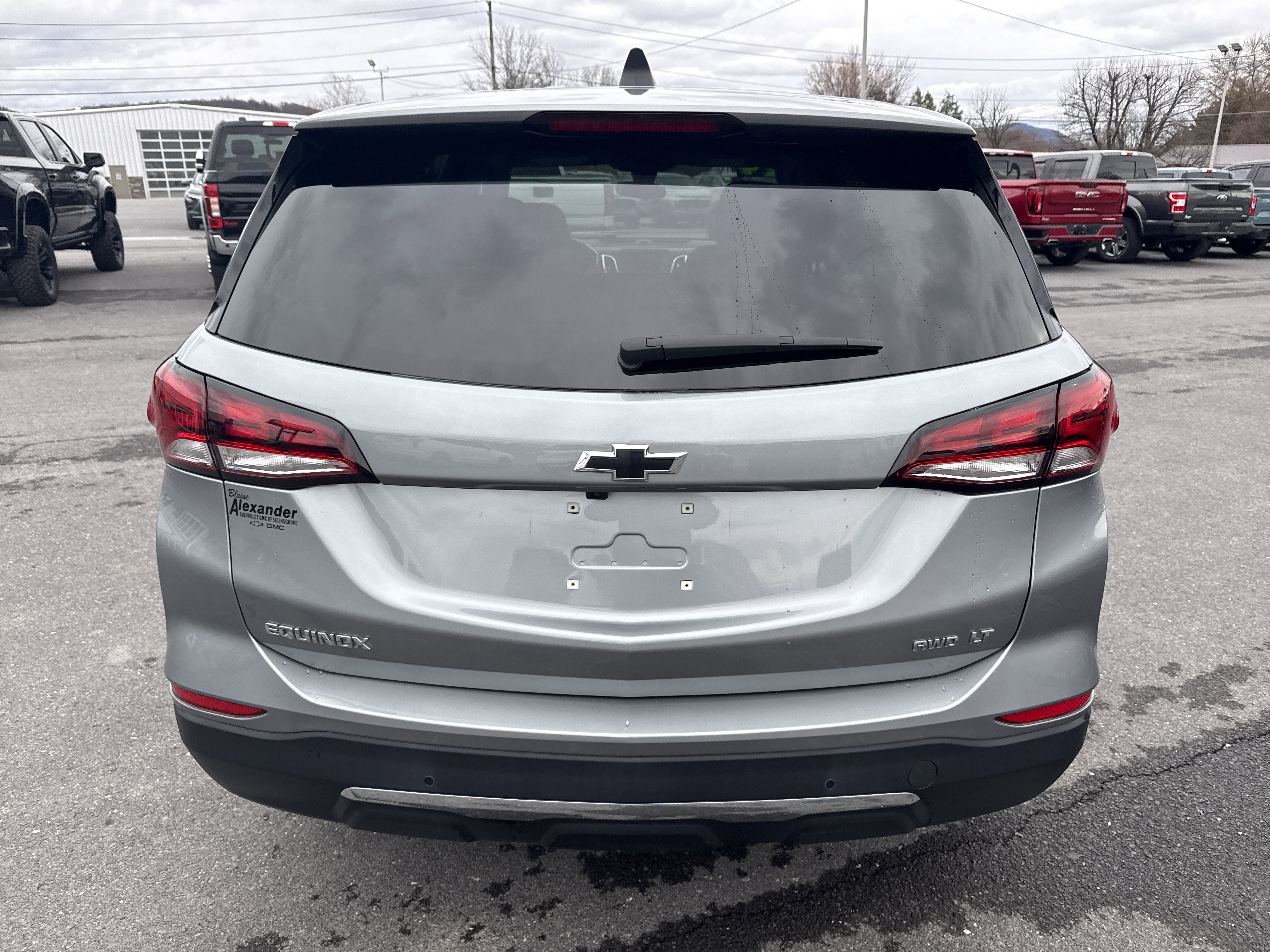 Used 2024 Chevrolet Equinox LT AWD/4WD image 4