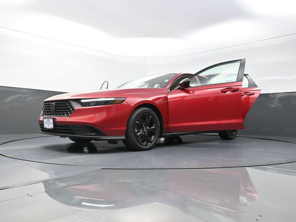 Used 2025 Honda Accord SE image 31