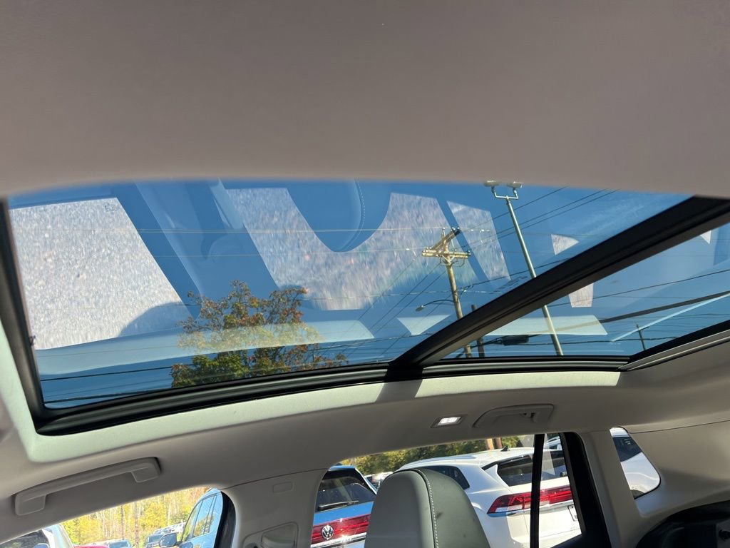 New 2025 Volkswagen Tiguan SE image 16