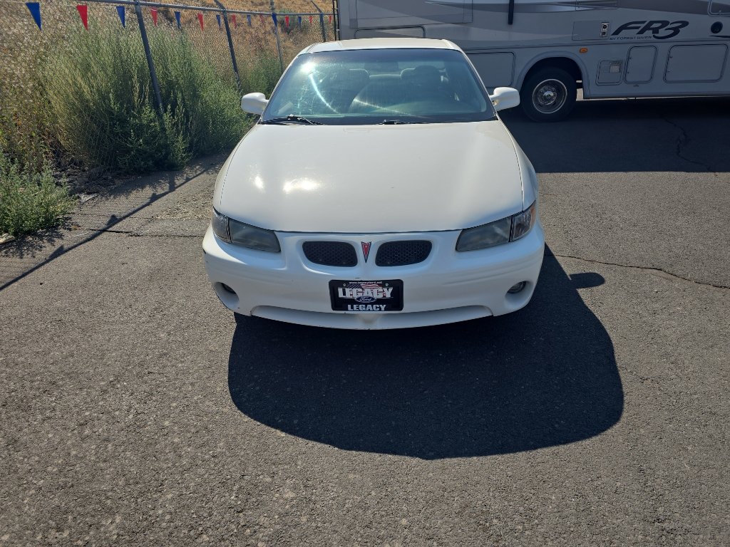 Used 2002 Pontiac Grand Prix SE w/ Widetrack Smart Pkg FWD image 2