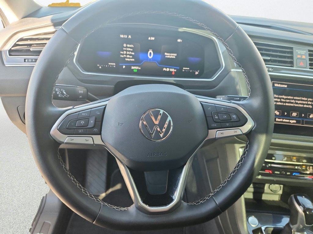Certified 2023 Volkswagen Tiguan SE w/ Panoramic Sunroof Package AWD/4WD image 13