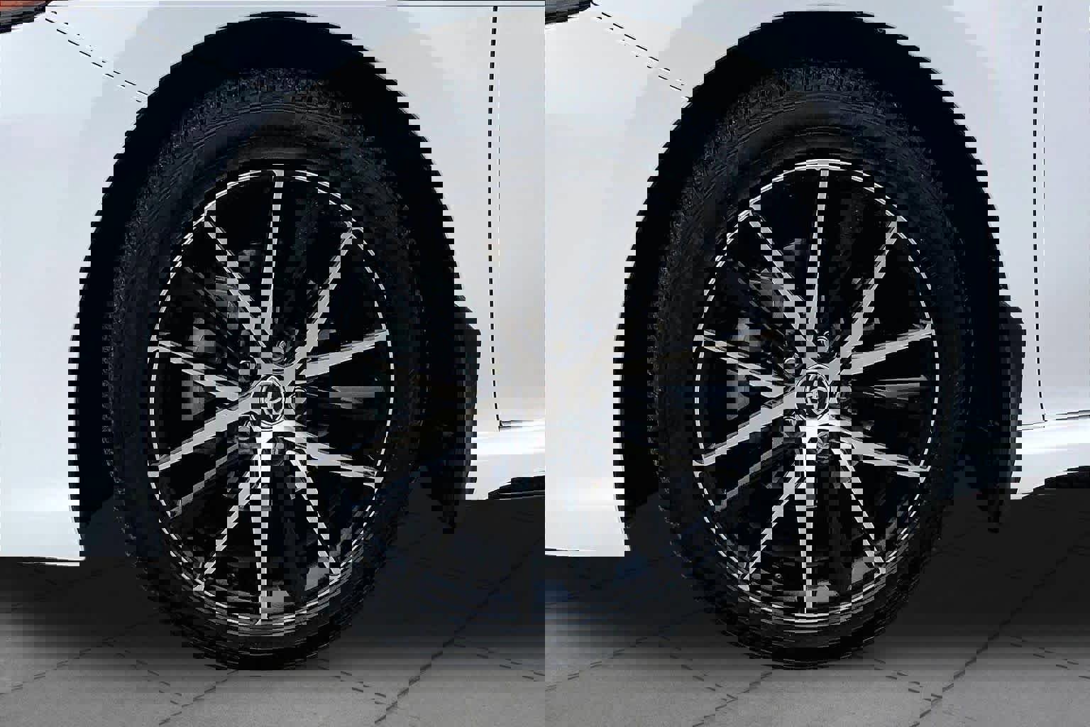 Used 2021 Toyota Camry SE image 11