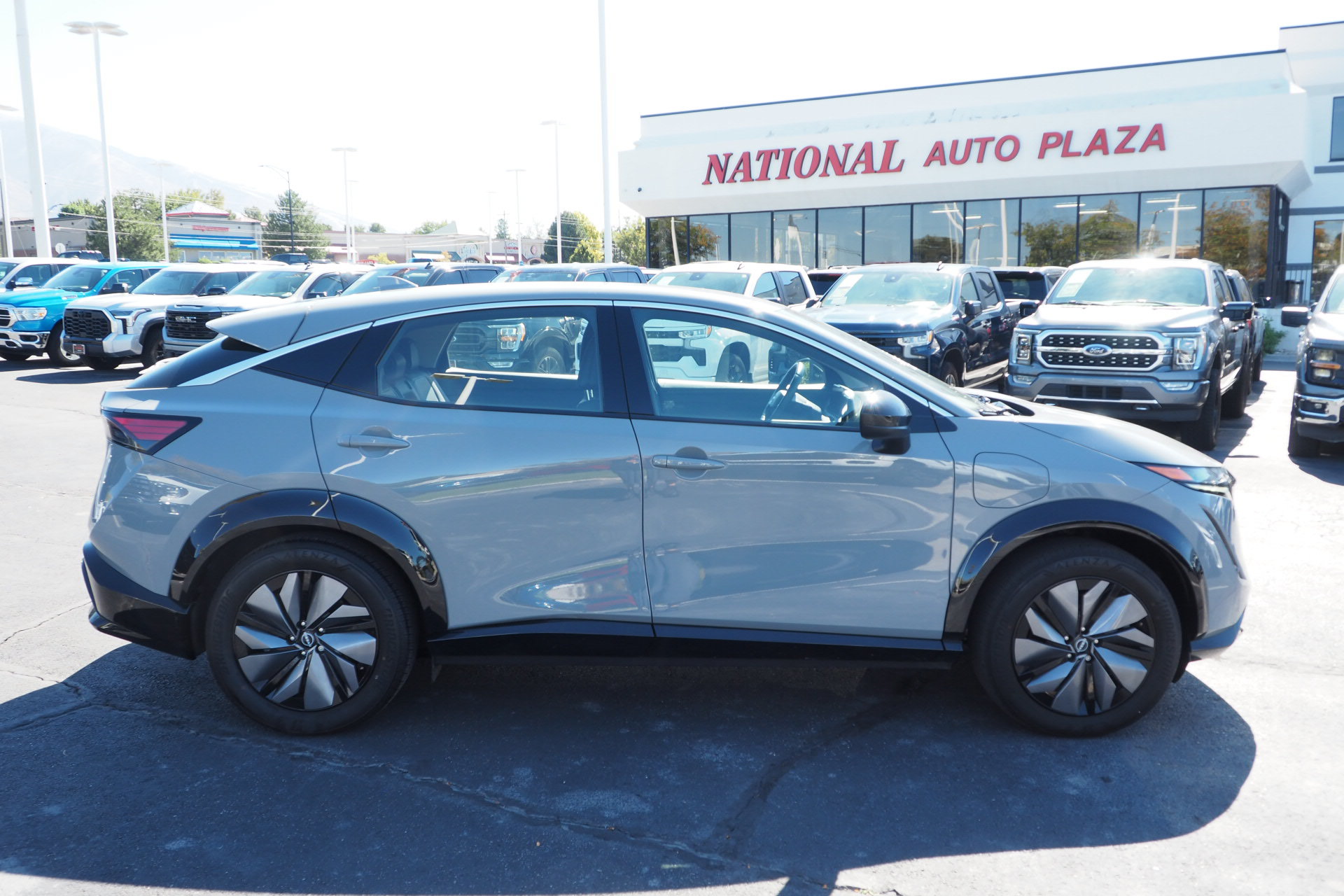 Used 2024 Nissan Ariya FWD image 4
