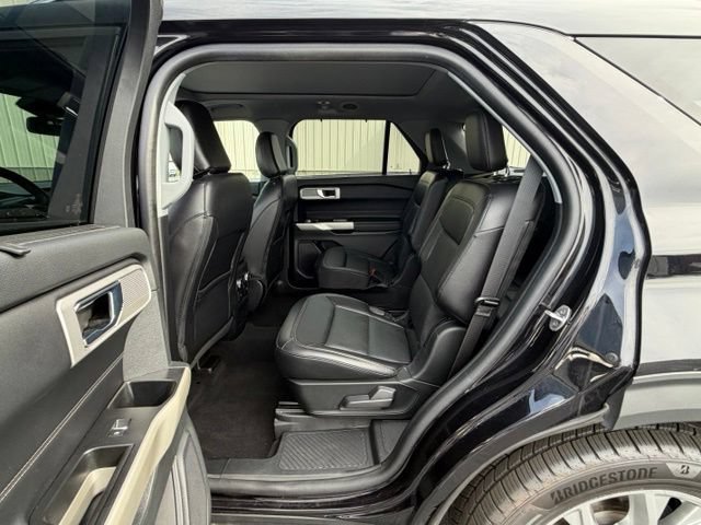 Used 2021 Ford Explorer Limited w/ Equipment Group 301A AWD/4WD image 15