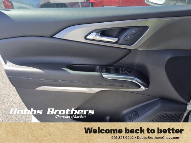 Used 2026 Chevrolet Traverse LT FWD image 6