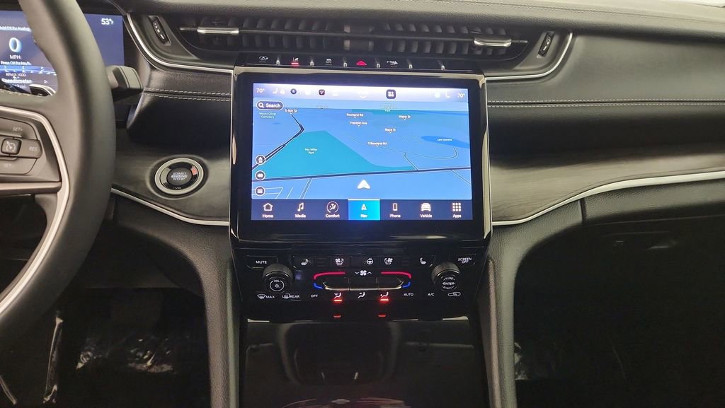 Used 2023 Jeep Grand Cherokee L Limited w/ Luxury Tech Group II image 13