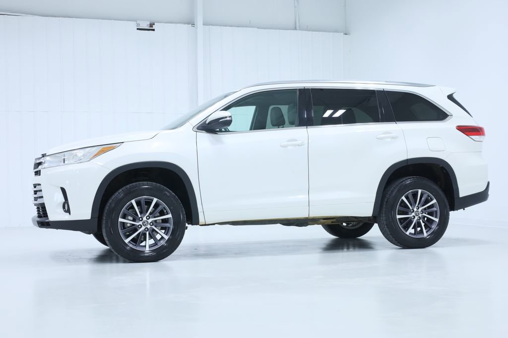 Used 2017 Toyota Highlander XLE image 7