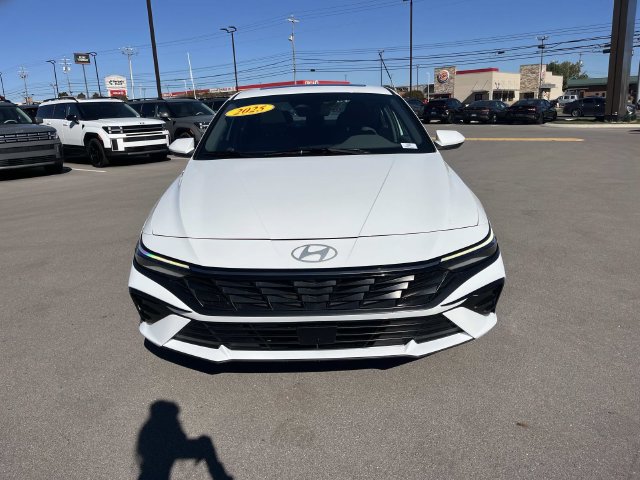 Certified 2025 Hyundai Elantra SEL FWD image 8