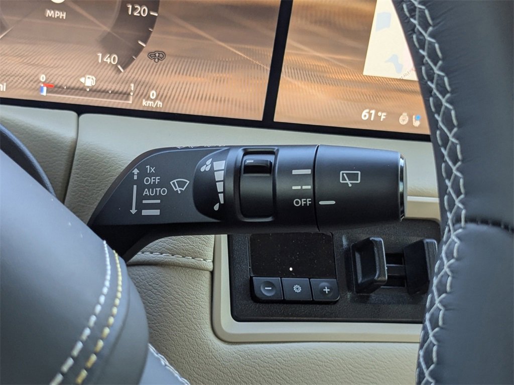 Used 2025 Nissan Armada Platinum Reserve image 33