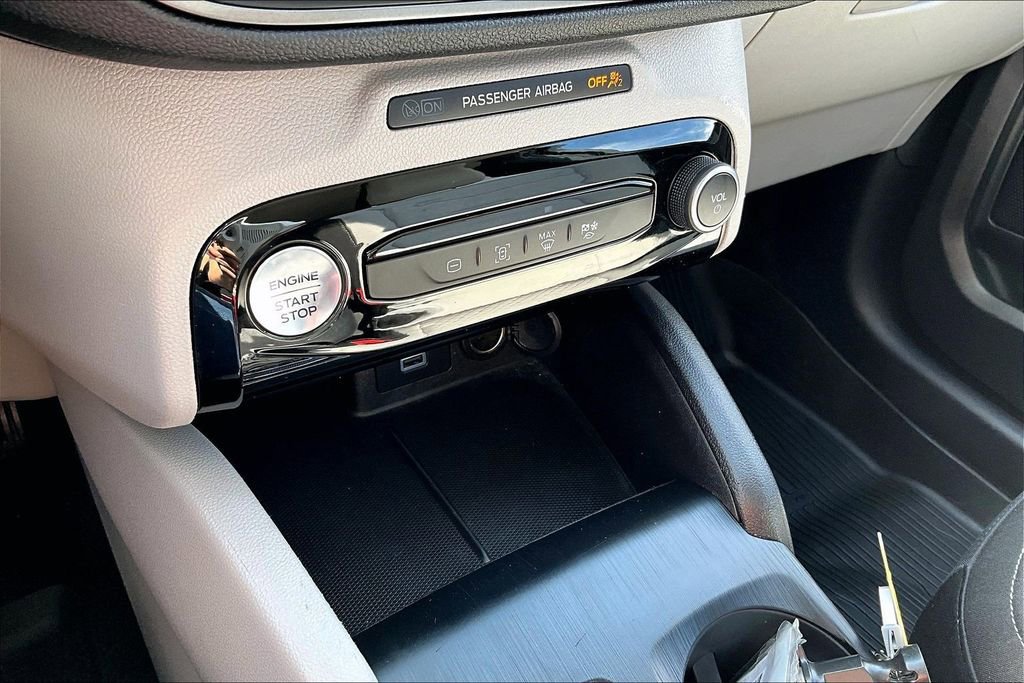 Used 2023 Ford Escape Active w/ Tech Pack #1 AWD/4WD image 32