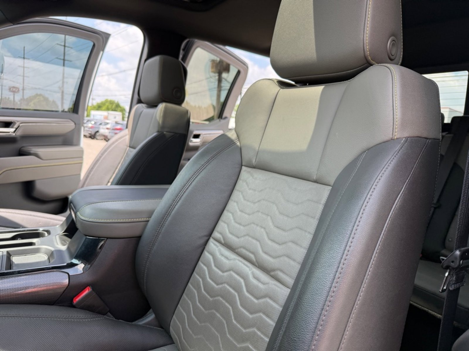 Used 2023 Chevrolet Silverado 1500 ZR2 w/ Technology Package image 16