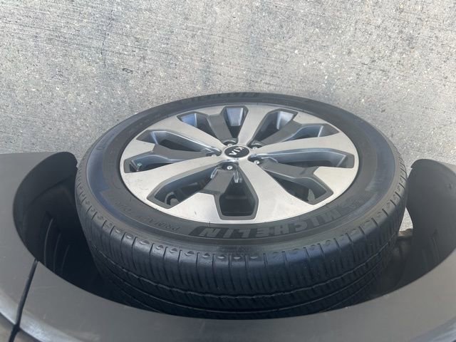 Used 2020 Kia Telluride S FWD image 39