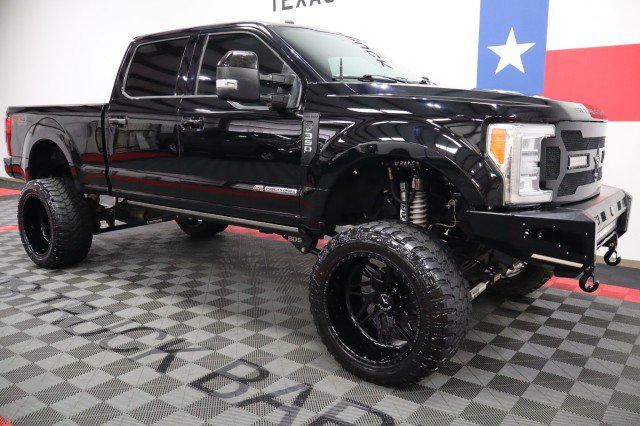 Used 2017 Ford F350 Platinum w/ Platinum Ultimate Package AWD/4WD image 19