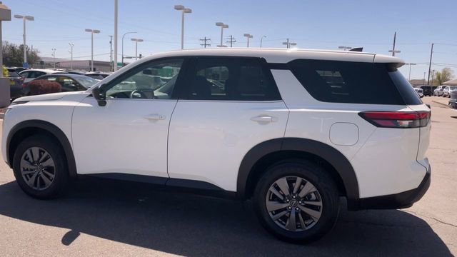 Used 2024 Nissan Pathfinder S AWD/4WD image 7