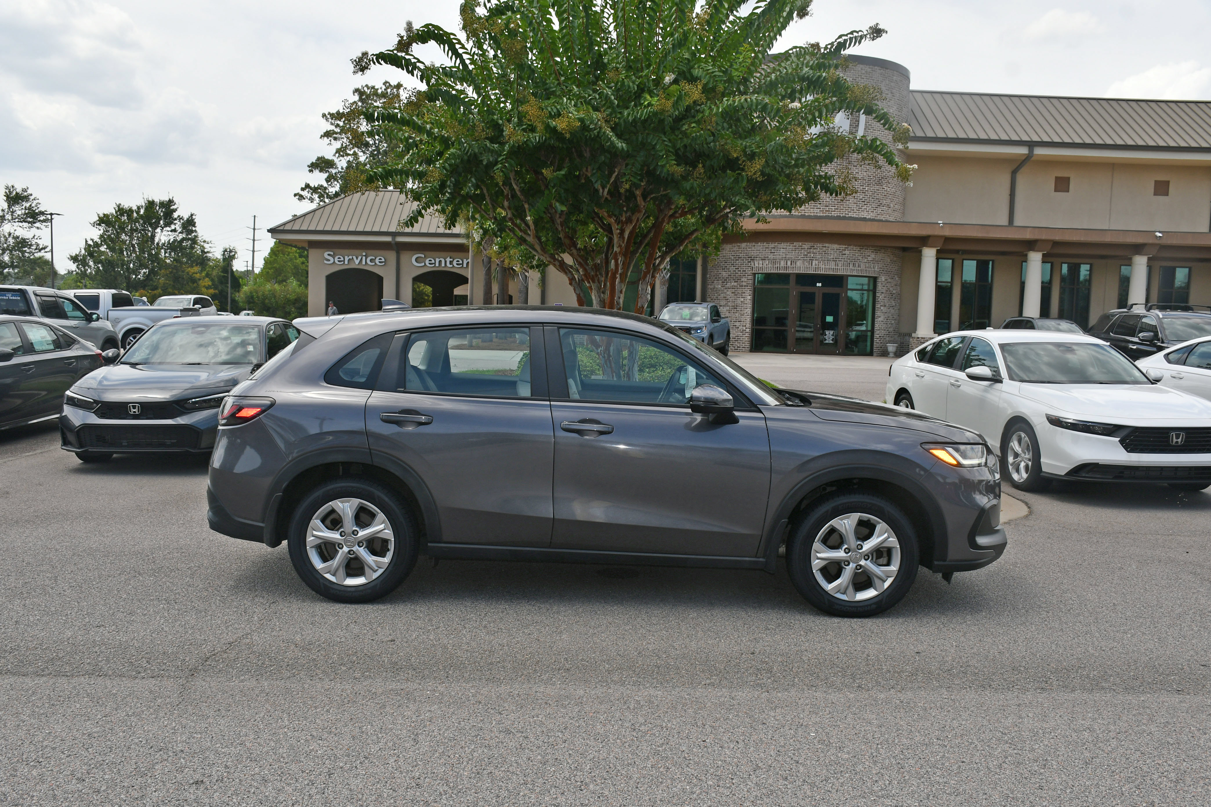Used 2024 Honda HR-V LX image 5
