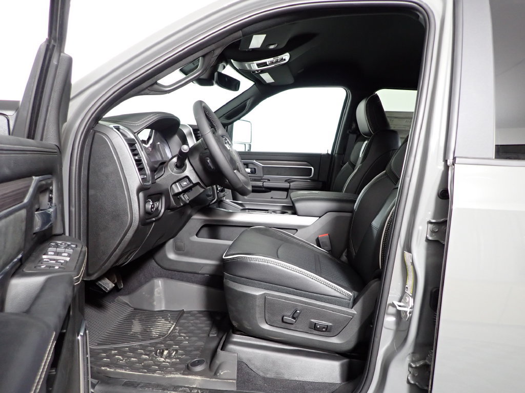 New 2027 RAM 2500 Laramie w/ Night Edition AWD/4WD image 22