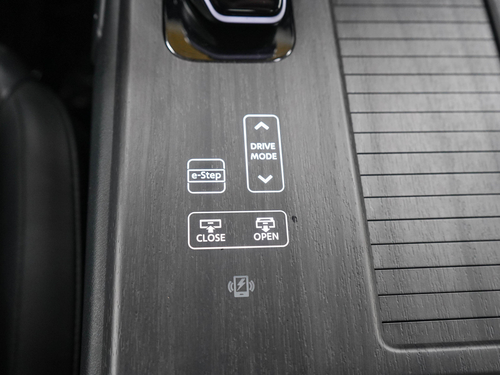 Used 2023 Nissan Ariya AWD image 25
