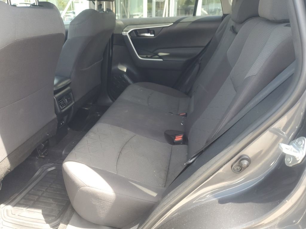 Used 2021 Toyota RAV4 XLE image 13