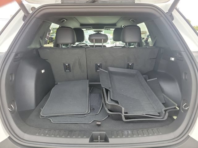 Used 2025 GMC Terrain Elevation w/ Elevation Premium Package AWD/4WD image 9