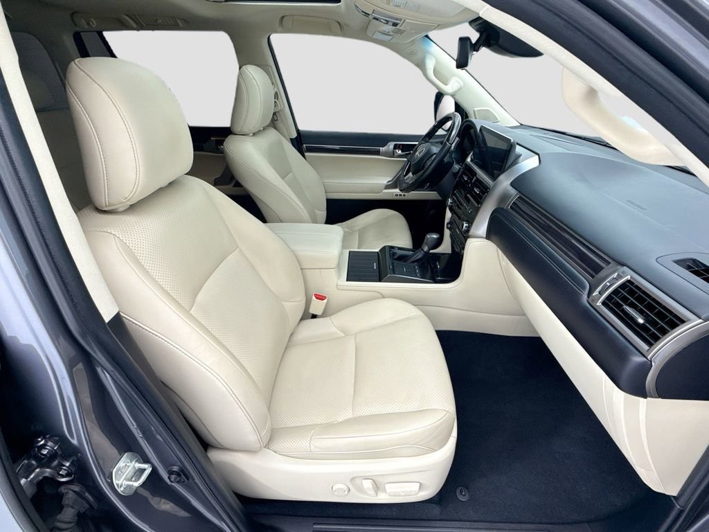 Used 2022 Lexus GX 460 Luxury w/ Accessory Package AWD/4WD image 19