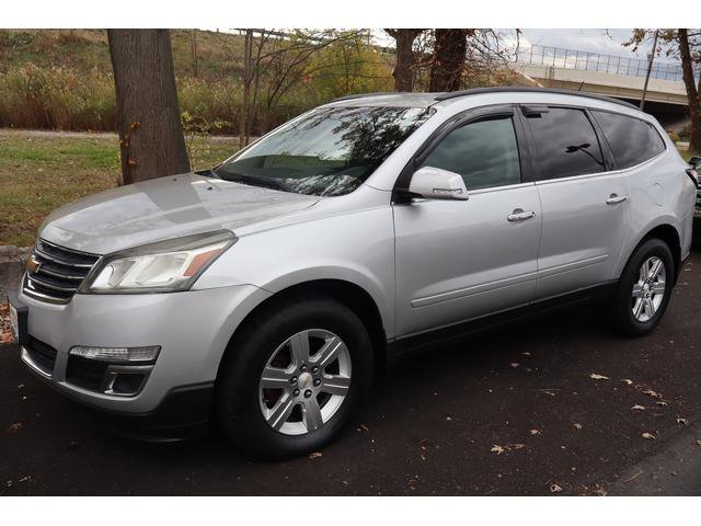 Used 2016 Chevrolet Traverse LT image 2