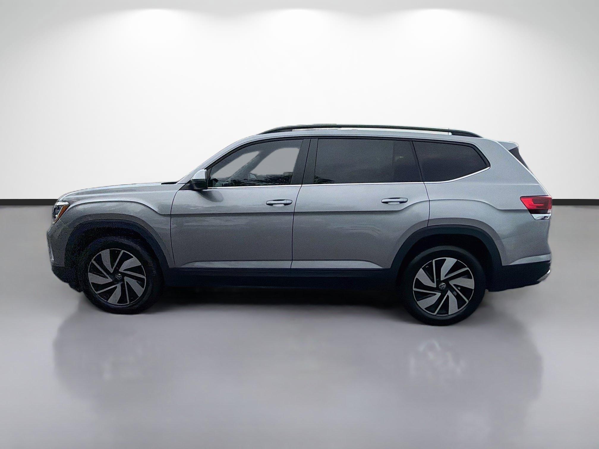 Used 2024 Volkswagen Atlas SE AWD/4WD image 6