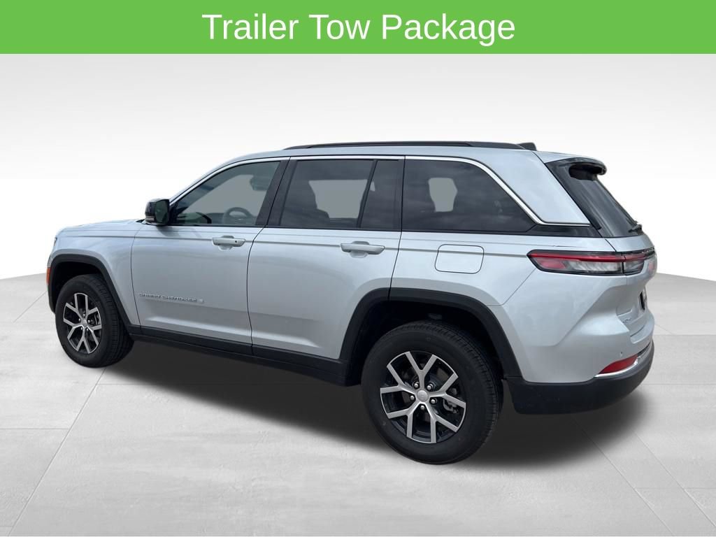 Used 2025 Jeep Grand Cherokee Limited w/ Luxury Tech Group II AWD/4WD image 7